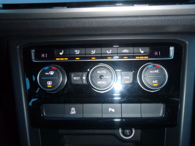 Fahrzeugabbildung Volkswagen Touran 2.0 TDI Comfortline>AUT/AHK/ACC/PDC/SHZ<