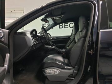 Porsche Cayenne - 9