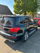 Mercedes-Benz GL 350 BlueTEC 4MATIC - 7 Sitzer AMG