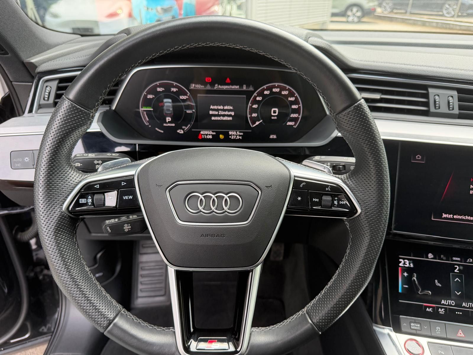 Fahrzeugabbildung Audi e-tron S QUATT 2X S LINE LUFT+MEMO+NAVI+LED+PDC+