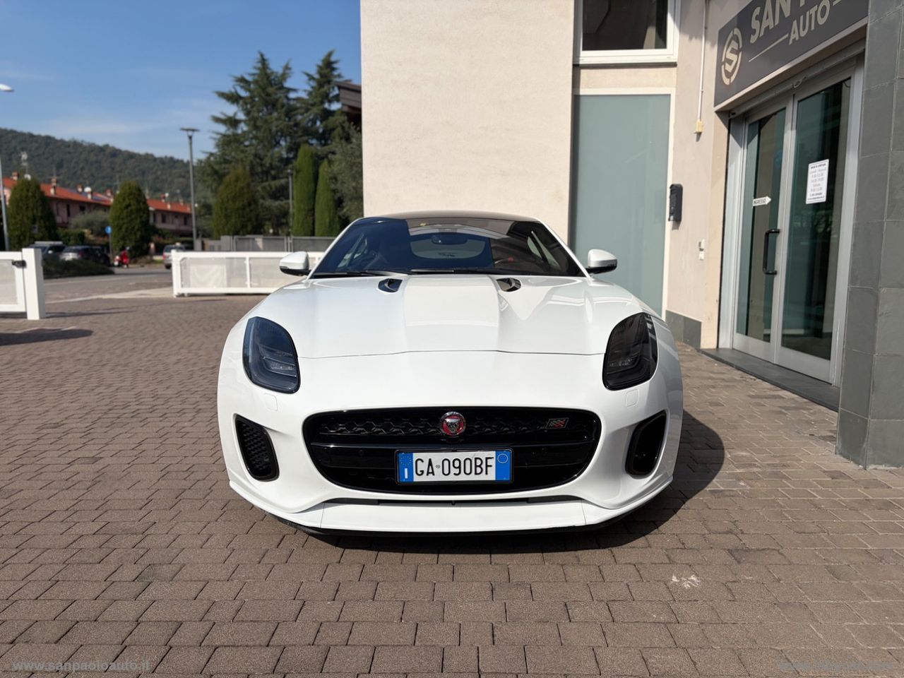 Jaguar JAGUAR F-Type 2.0 aut. Coupé Chequered Flag imagem 3
