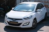 Hyundai i30 2.HAND NAVI KAMERA 8F.BEREIFT S.HEFT TÜV NEU - gebrauchte Hyundai i30 aus dem Jahr 2015