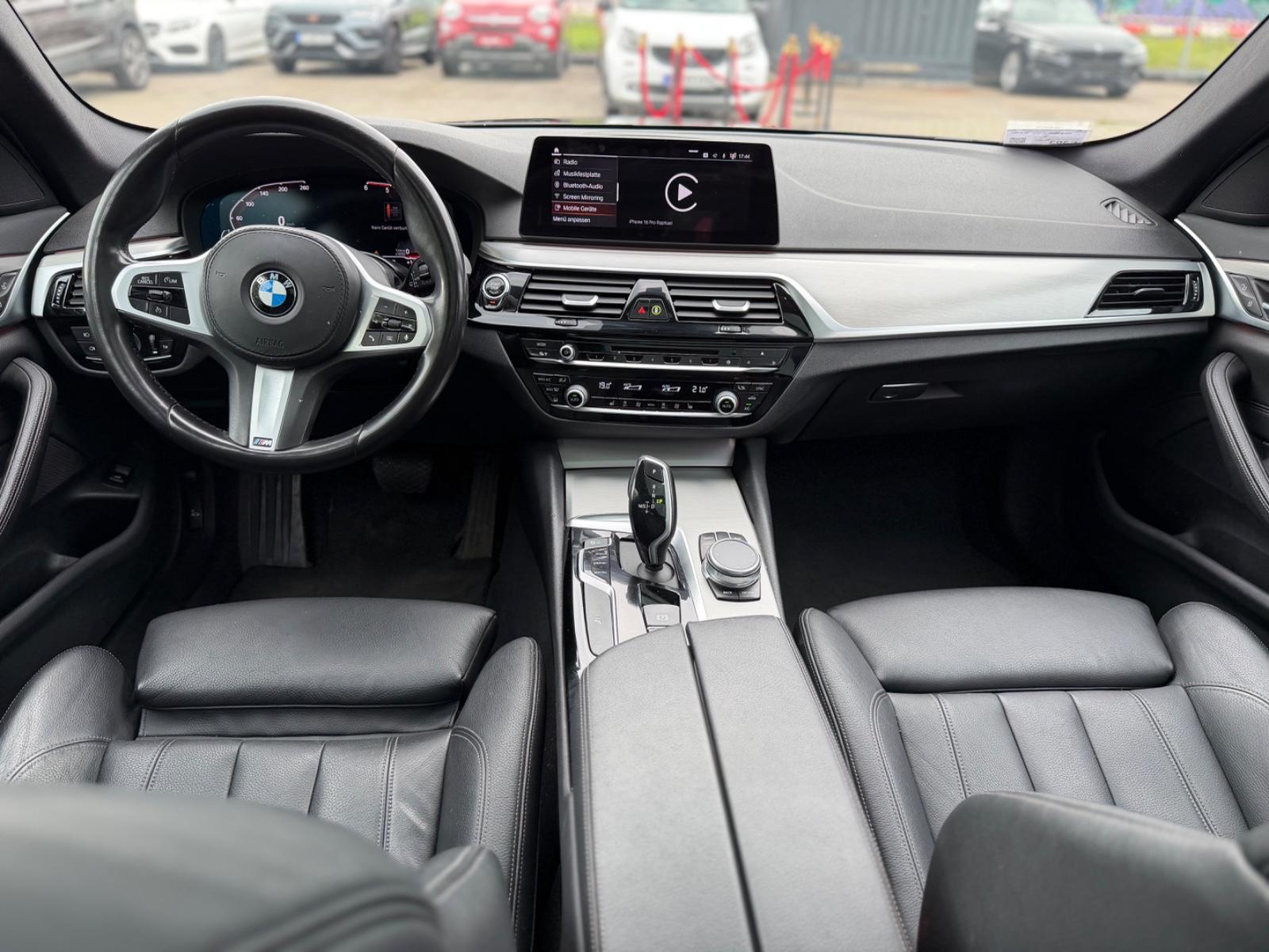 BMW 530d Touring*PANO*LEDER*HUD*LED*HIFI*APPLECAR*