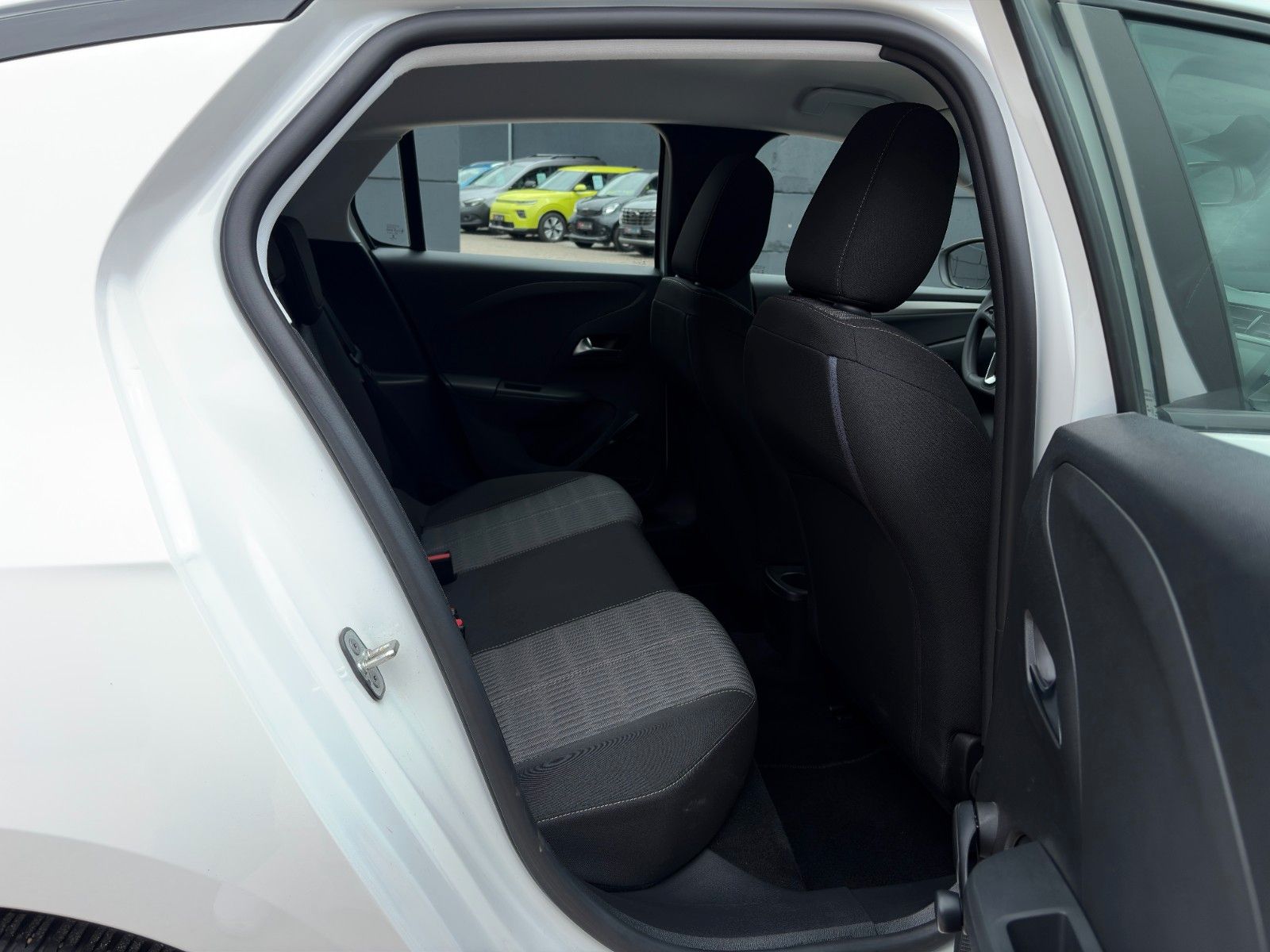 Fahrzeugabbildung Opel Corsa F e Edition 11KW Charger TEMP. PDC 50KWH