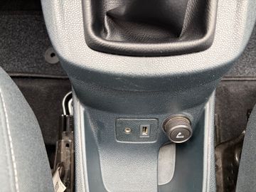 Bild 15 Ford Fiesta 3trg Champions Edition +KLIMA+AUX+SHZ+BT+