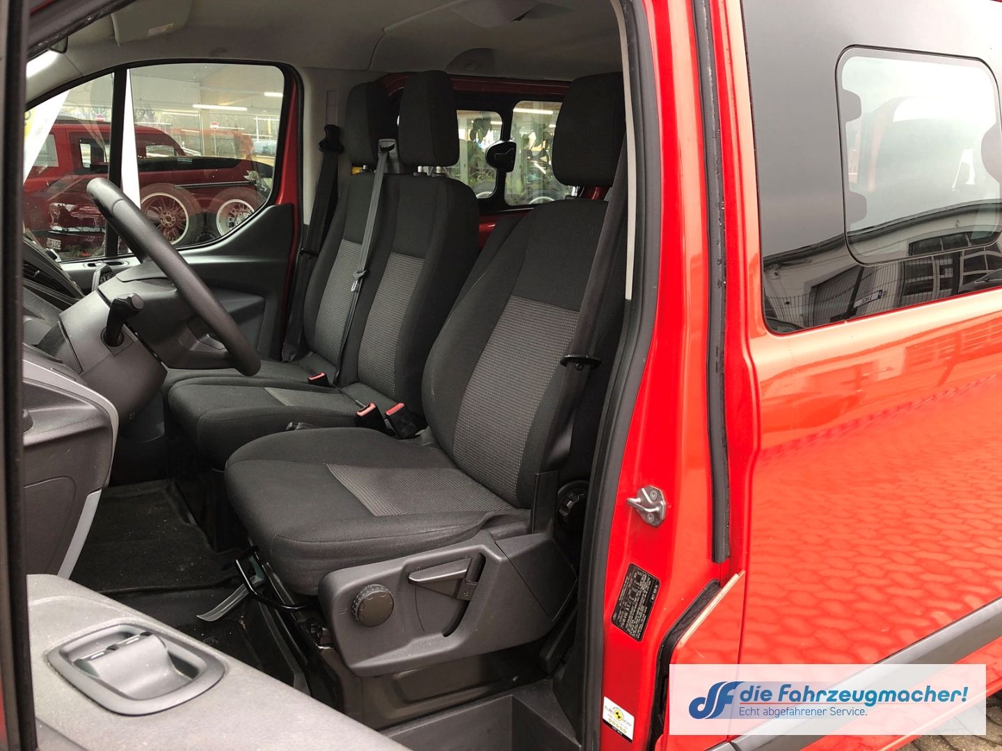 Fahrzeugabbildung Ford Transit Custom Kombi 300 L1 2.2 TDCi *1486