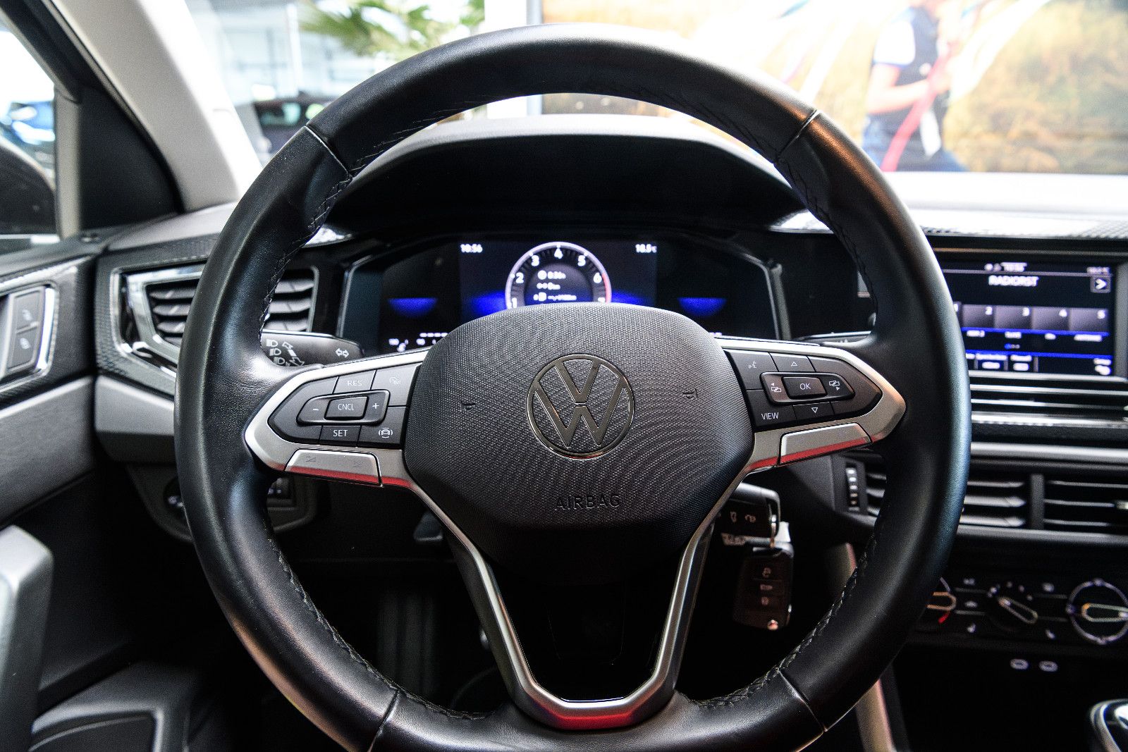Fahrzeugabbildung Volkswagen Polo VI Life +Sitzheizung  +Allwetter