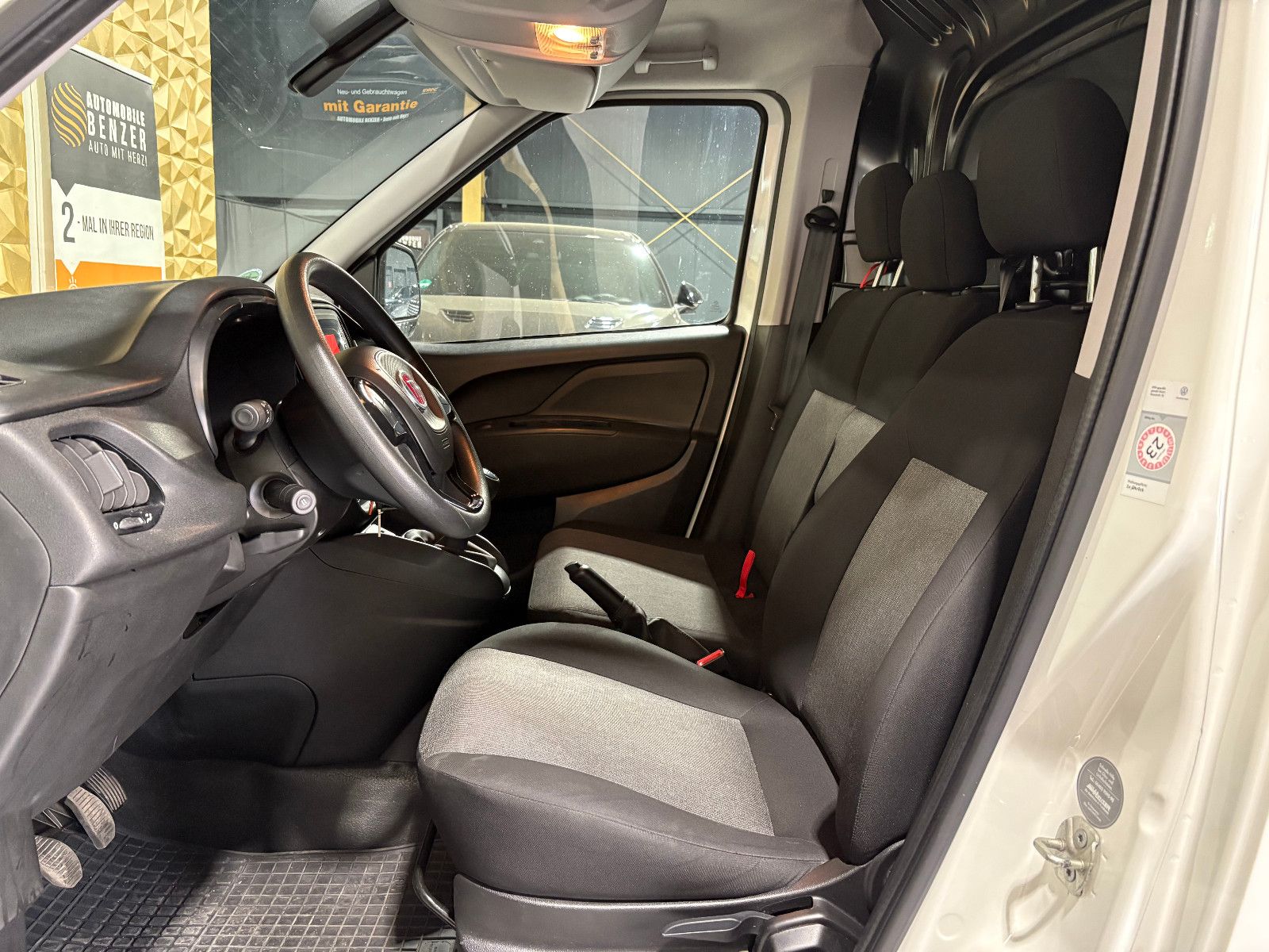 Fahrzeugabbildung Fiat Doblo SX Kasten/3-SITZ/PDC/KLIMA/TEMPOMAT