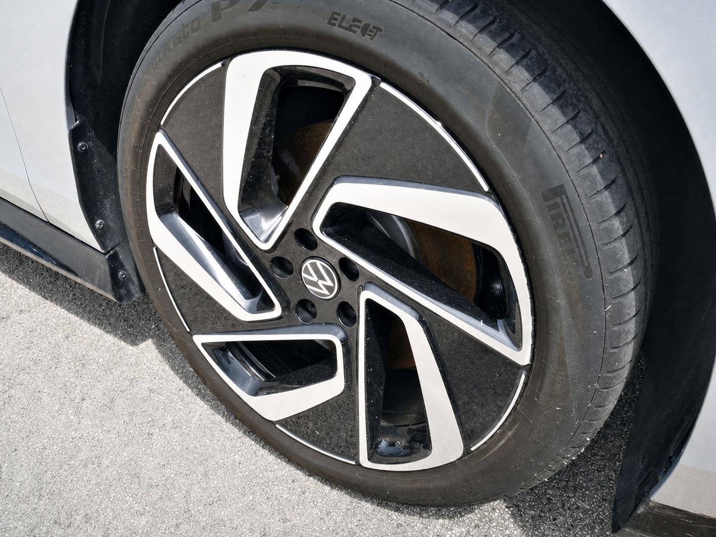 Volkswagen ID.7 Pro (77 kWh) Matrix+HUD+Navi+ACC+RearView