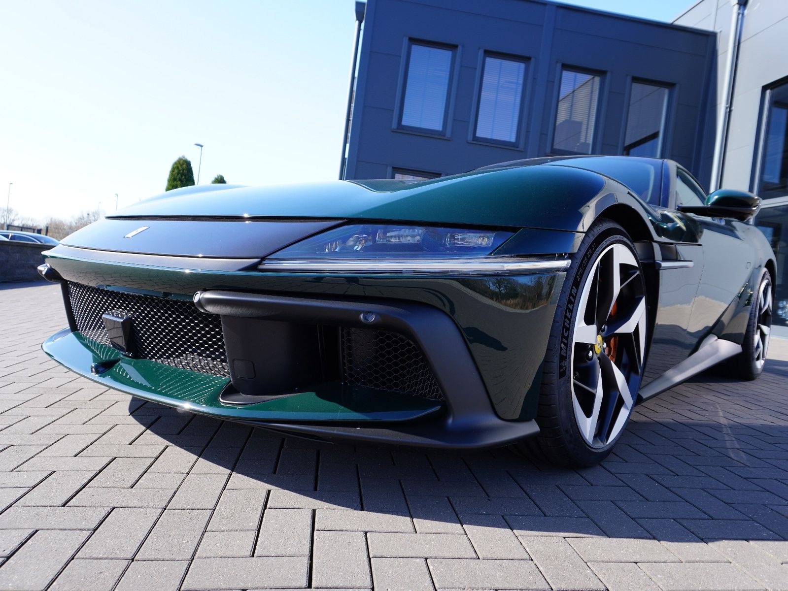 Fahrzeugabbildung Ferrari *Pano,ACC,Lift,Carbon,Histori. Colour*