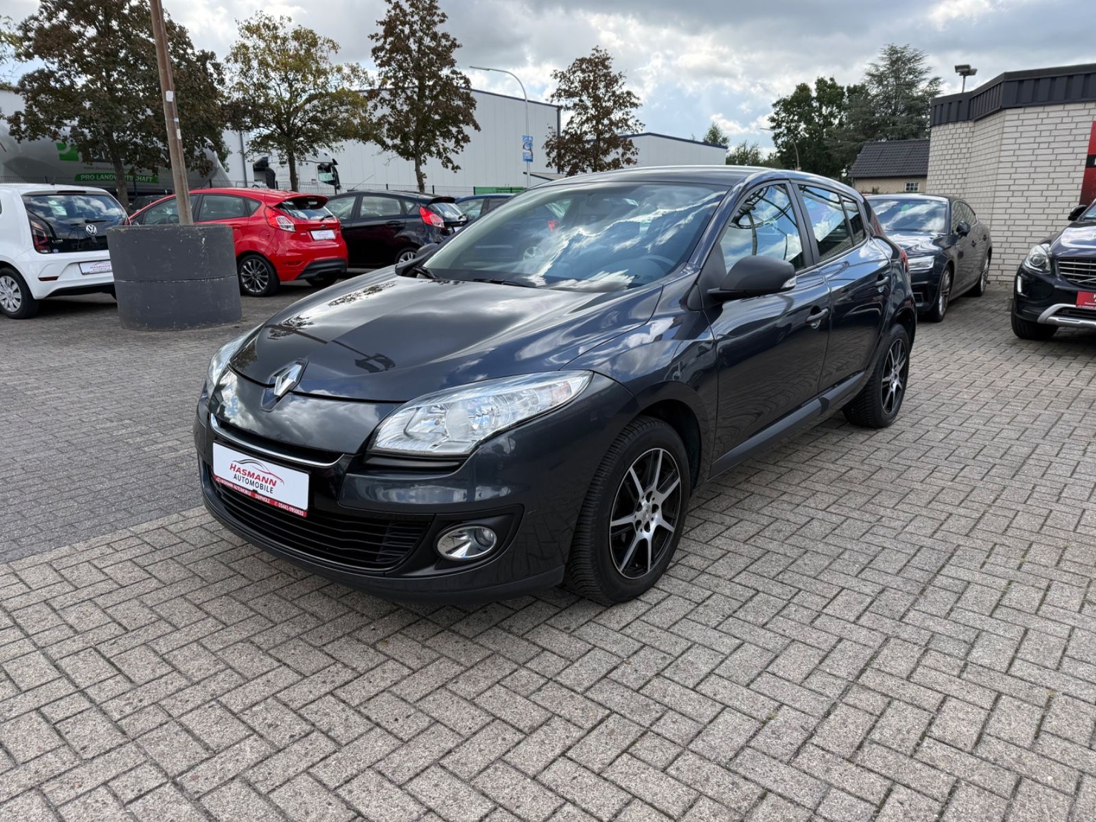 Megane III Lim. 5-trg.Tomtom Edition*NUR 76000KM