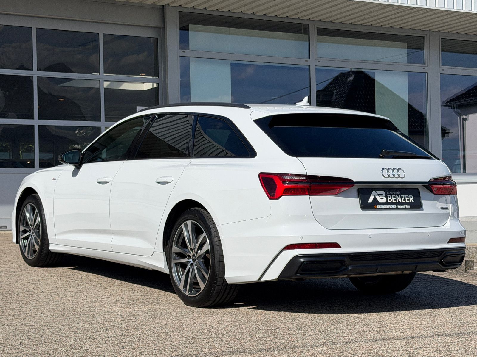 Fahrzeugabbildung Audi A6 Avant 55 TFSI quattro/SPORT/S-LINE/