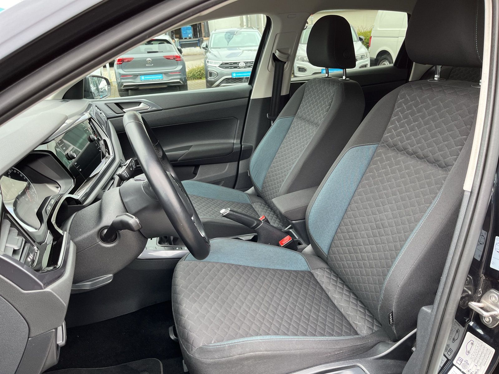 Fahrzeugabbildung Volkswagen Polo 1.0 MPI IQ.Drive CLIMATRONIC SHZ