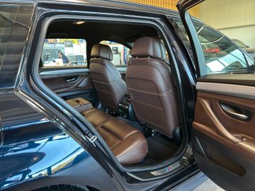 MYAUTOCENTER – Gebraucht- und Jahreswagen mit Werkstattservice in Pfaffenhofen BMW M550 *MEMORY*HeadUP*ACC*4-ZONEN*AHK*LEDER(BRAUN)