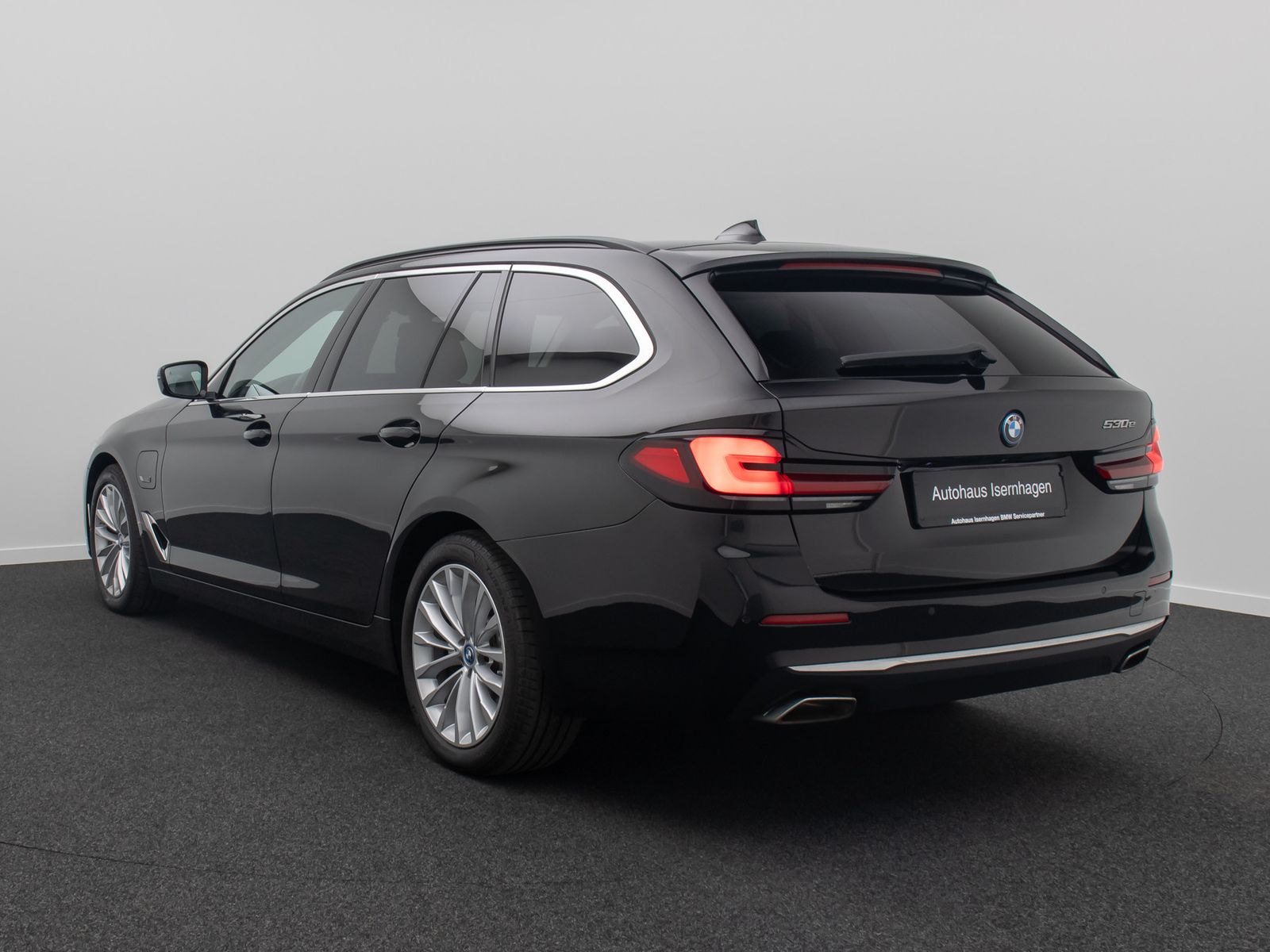 Fahrzeugabbildung BMW 530e Luxury Line DAB Laser Komfort H/K HUD Sport