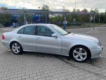 Mercedes E 200 - 3