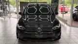 Volkswagen Golf Sportsvan VII Lounge BMT/Start-Stopp - Volkswagen Golf mit Benzin-Antrieb: Kleinbus
