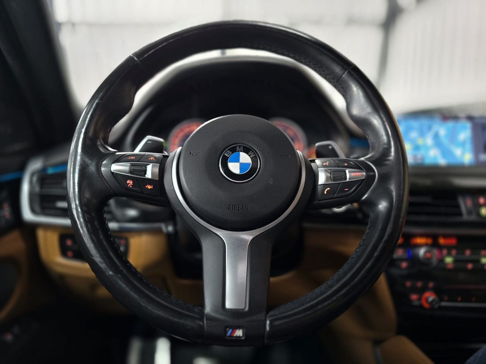Fahrzeugabbildung BMW X6 xDrive 30d M-Paket/Schiebedach/GARANTIE+TÜV
