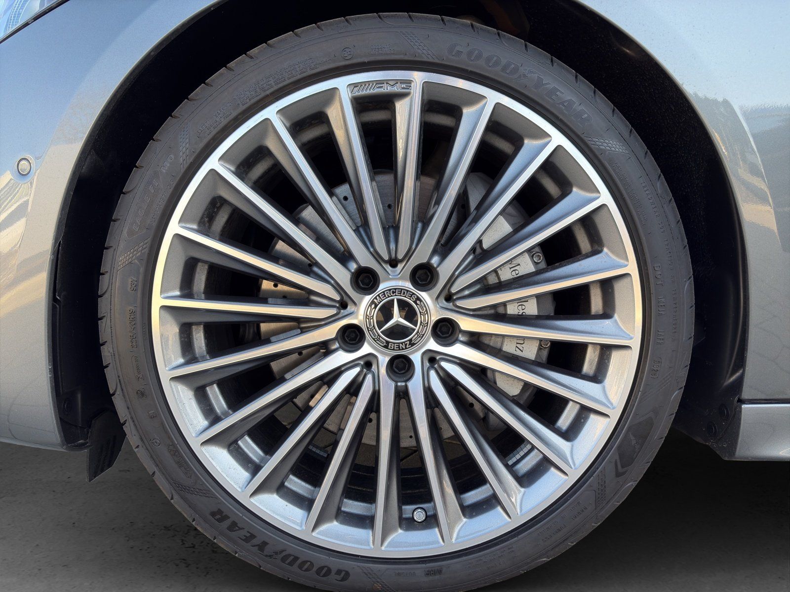 Fahrzeugabbildung Mercedes-Benz C 300 d T EDITION AMG 360° AHK KEYGO PANO MEMORY