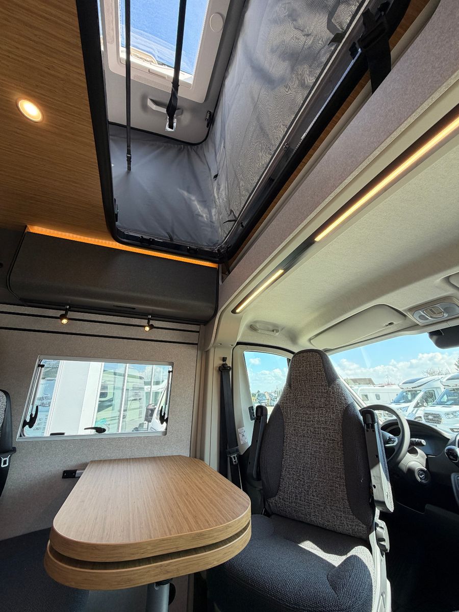 Fahrzeugabbildung HYMER / ERIBA / HYMERCAR Redwood 601 - Voll - 6.871€ sparen!