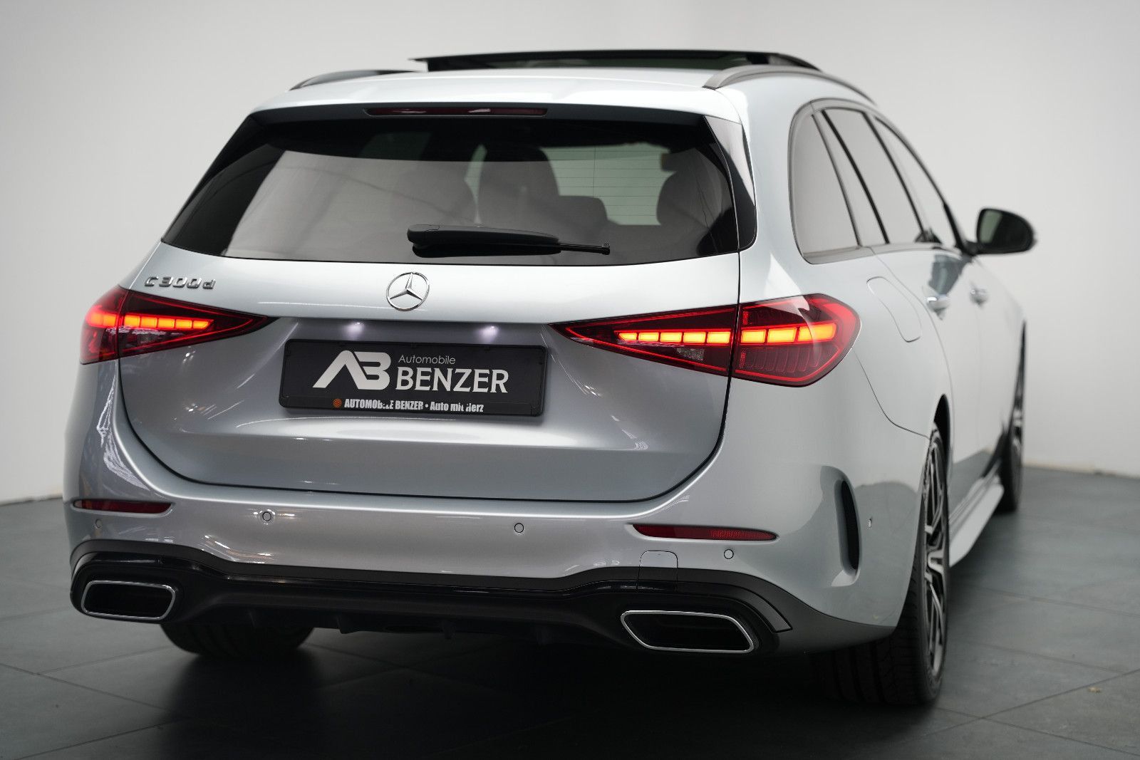 Fahrzeugabbildung Mercedes-Benz C 300 d T *AMG*Panorama*Massage*Ambiente*Kamera