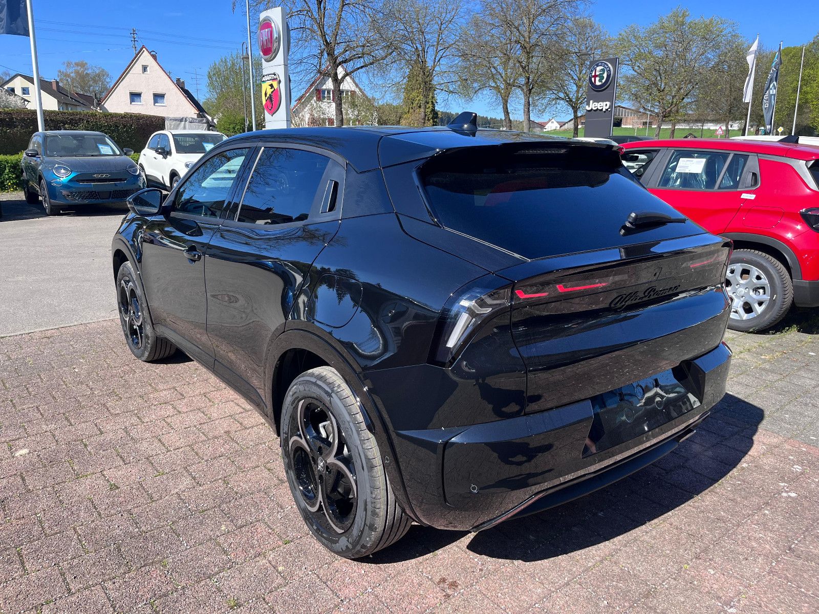 Fahrzeugabbildung Alfa Romeo Junior Ibrida 1.2 VGT 48V-Hybrid 107 kW Ti