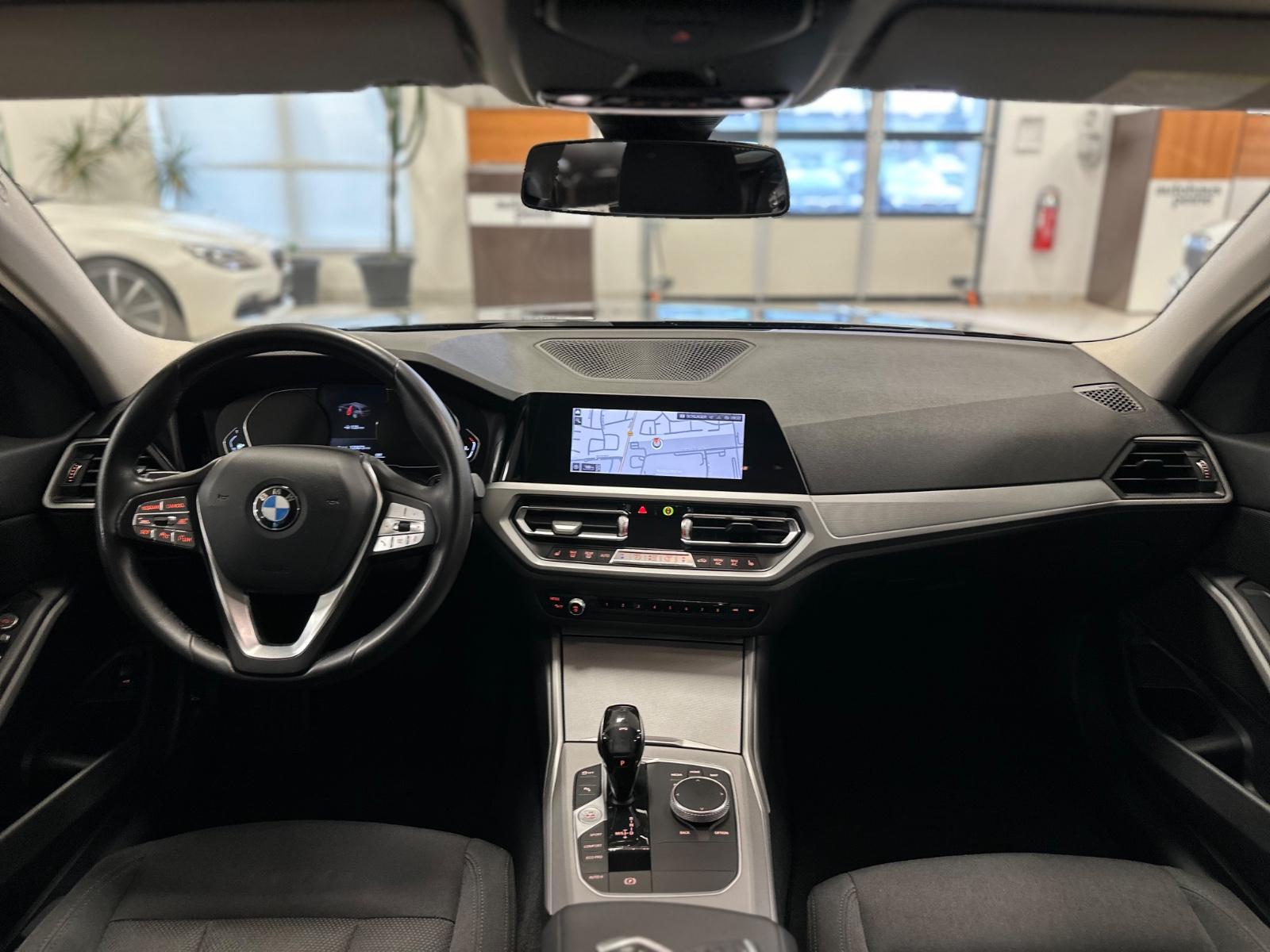BMW 320d Advantage Aut/Park&Drive&BremsAss/Stop&Go