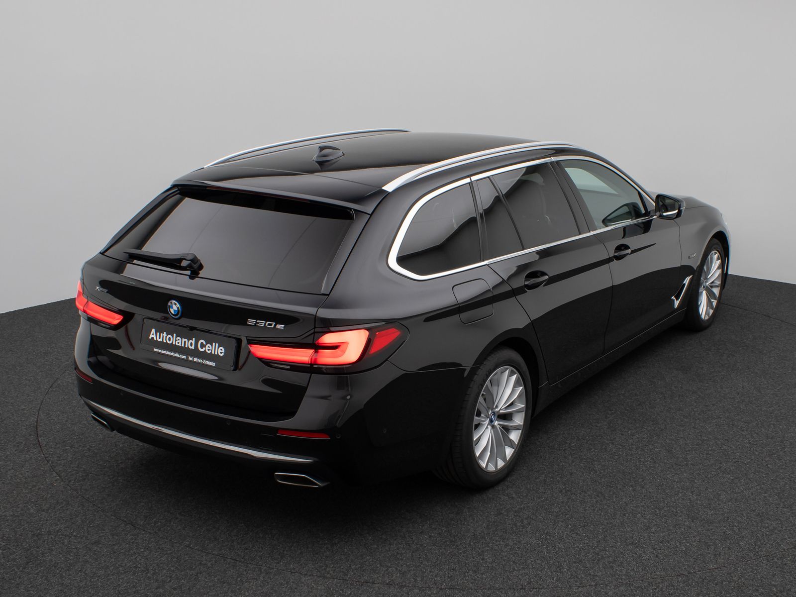 Fahrzeugabbildung BMW 530e xD Luxury Line KameraHUD DAB HiFi Komfort