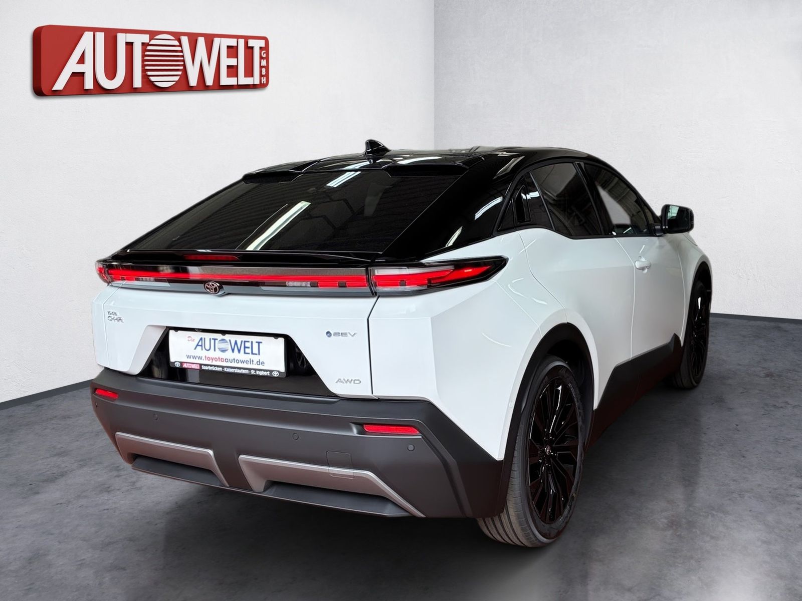 Fahrzeugabbildung Toyota C-HR+ Lounge 4x4 AWD 77KW, 360,Navi,SHZ,el.Heck