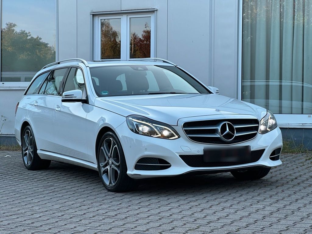 Image of Mercedes-Benz E 220
