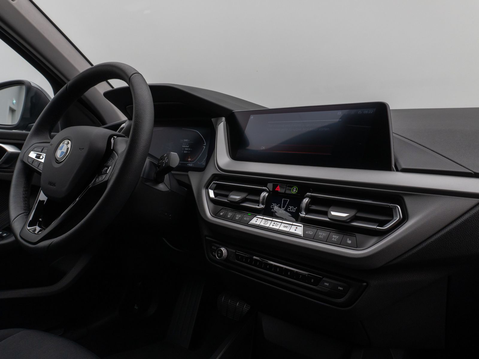 Fahrzeugabbildung BMW 118i DAB CockPitPr PDC Alarm Geschwindigkeitsreg