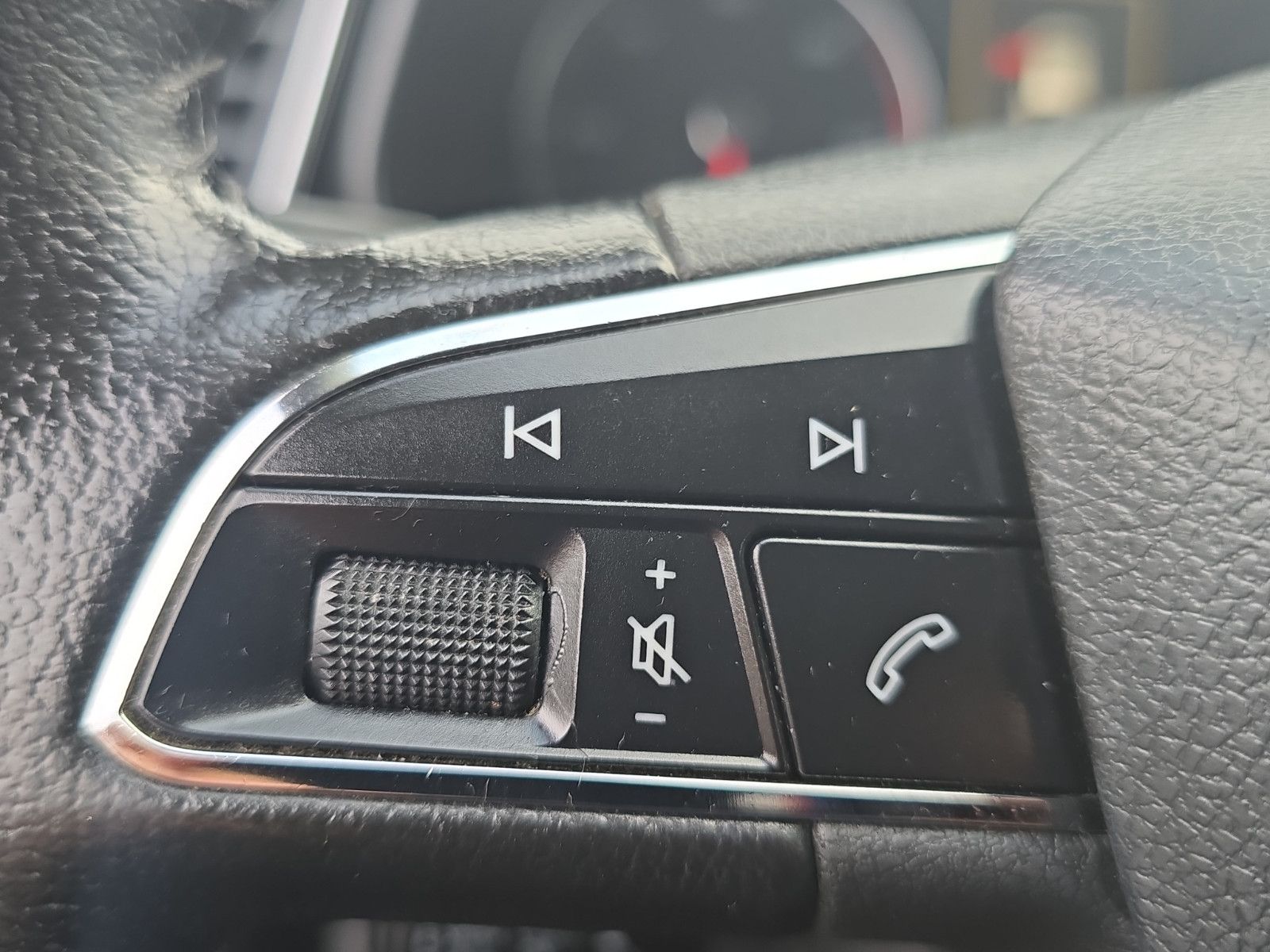 Fahrzeugabbildung SEAT Leon Style Diesel DSG-AUTOMATIK Temp PDC Klima