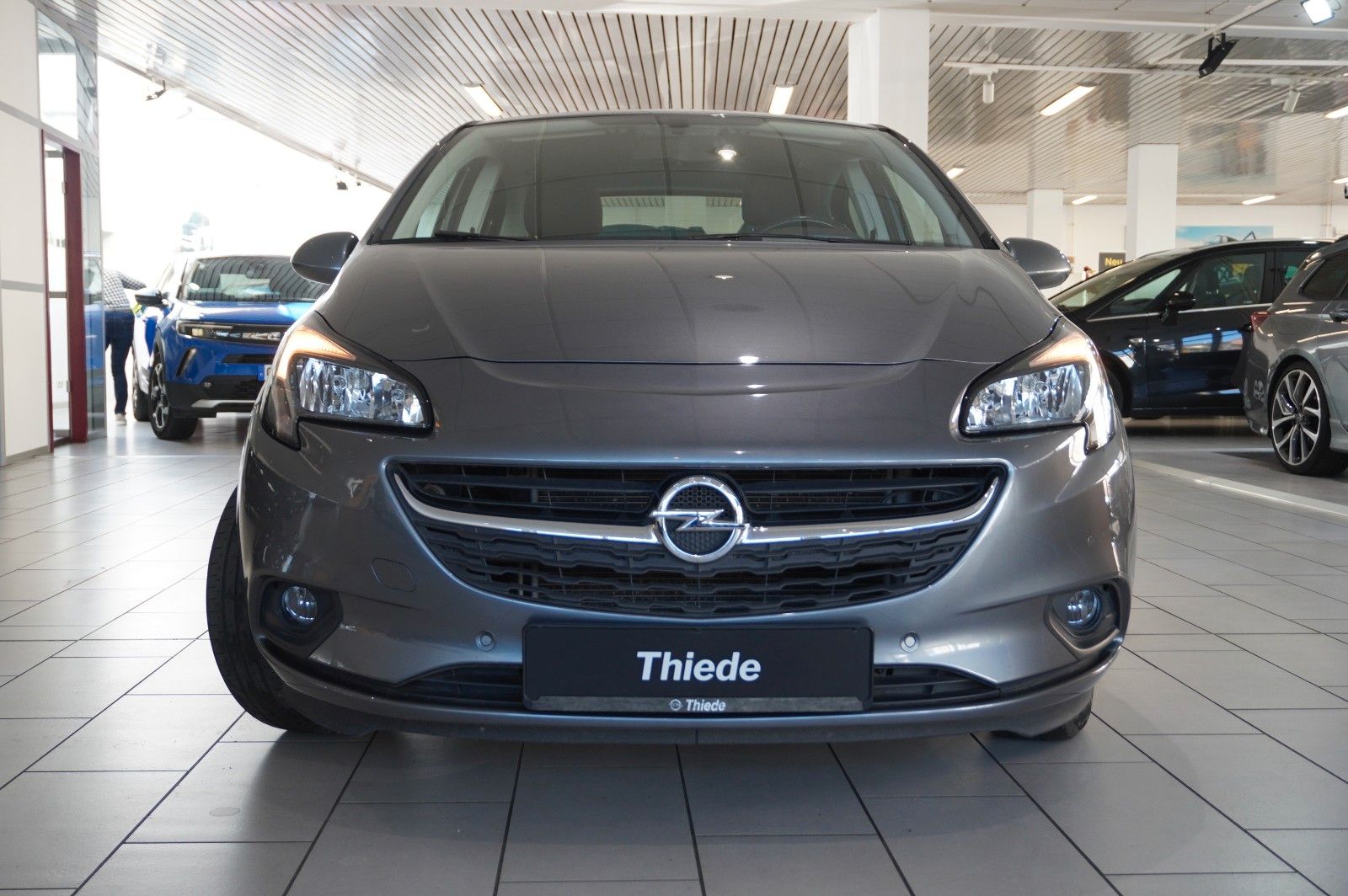 Fahrzeugabbildung Opel Corsa E 1.4 120 JAHRE 5-TÜR NAVI/SHZ/KAMERA/TEMP