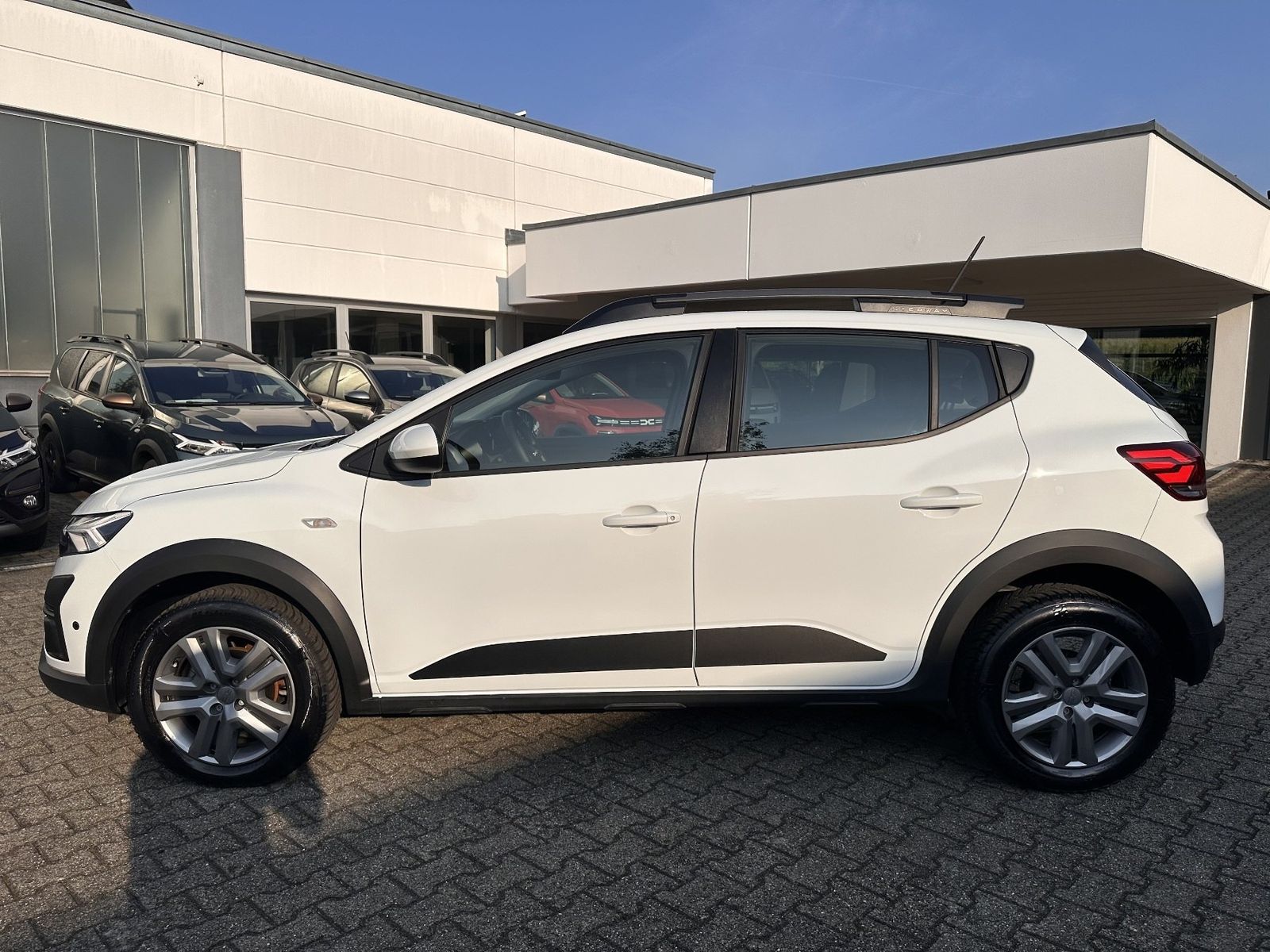 Fahrzeugabbildung Dacia Sandero Stepway Expression TCe 90 Automatik