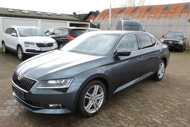 Skoda Superb 2.0 TDI DSG Style Leder Navi Xenon