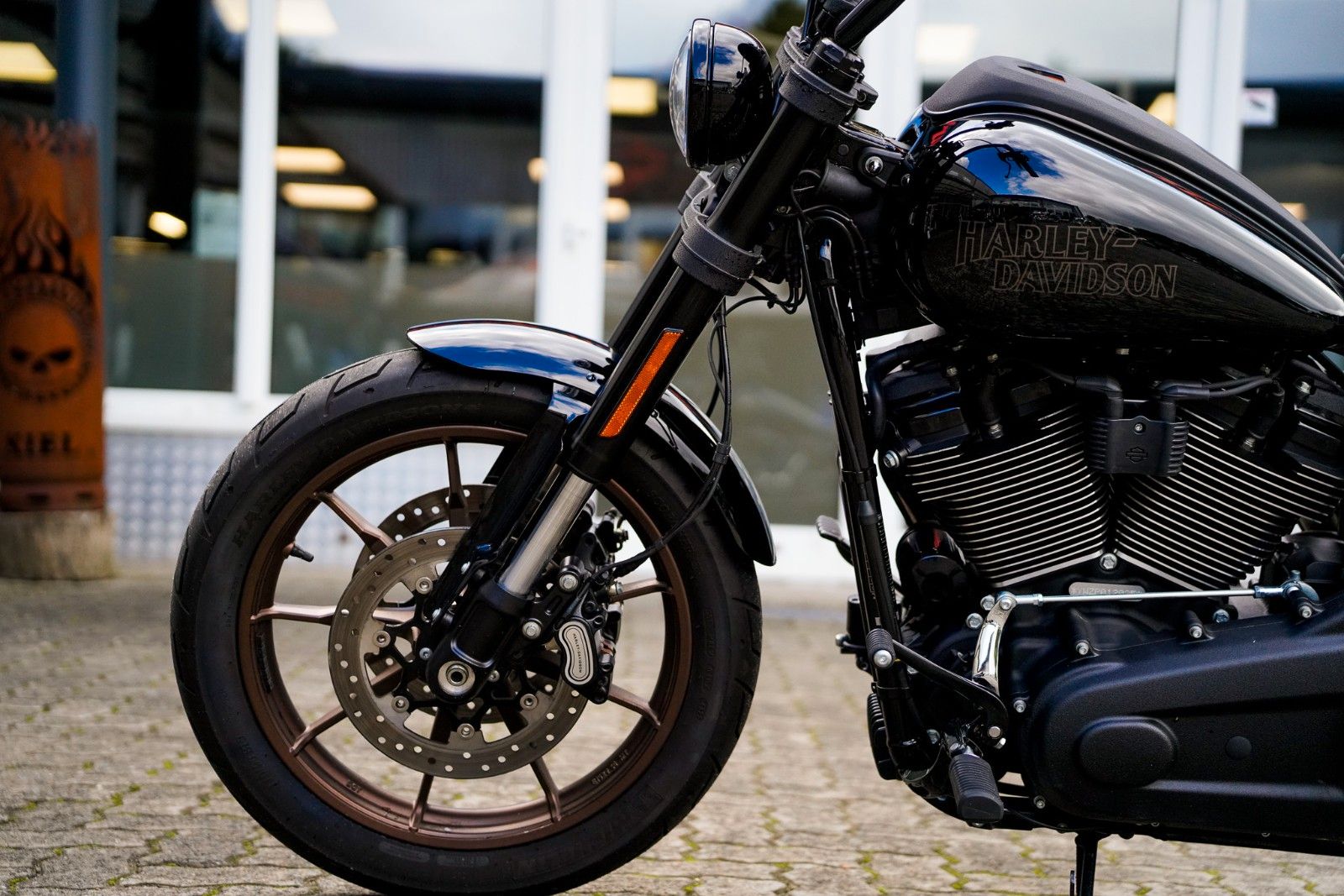 Fahrzeugabbildung Harley-Davidson FXLRS LOW RIDER S 117 CUI - JEKILL&HYDE -