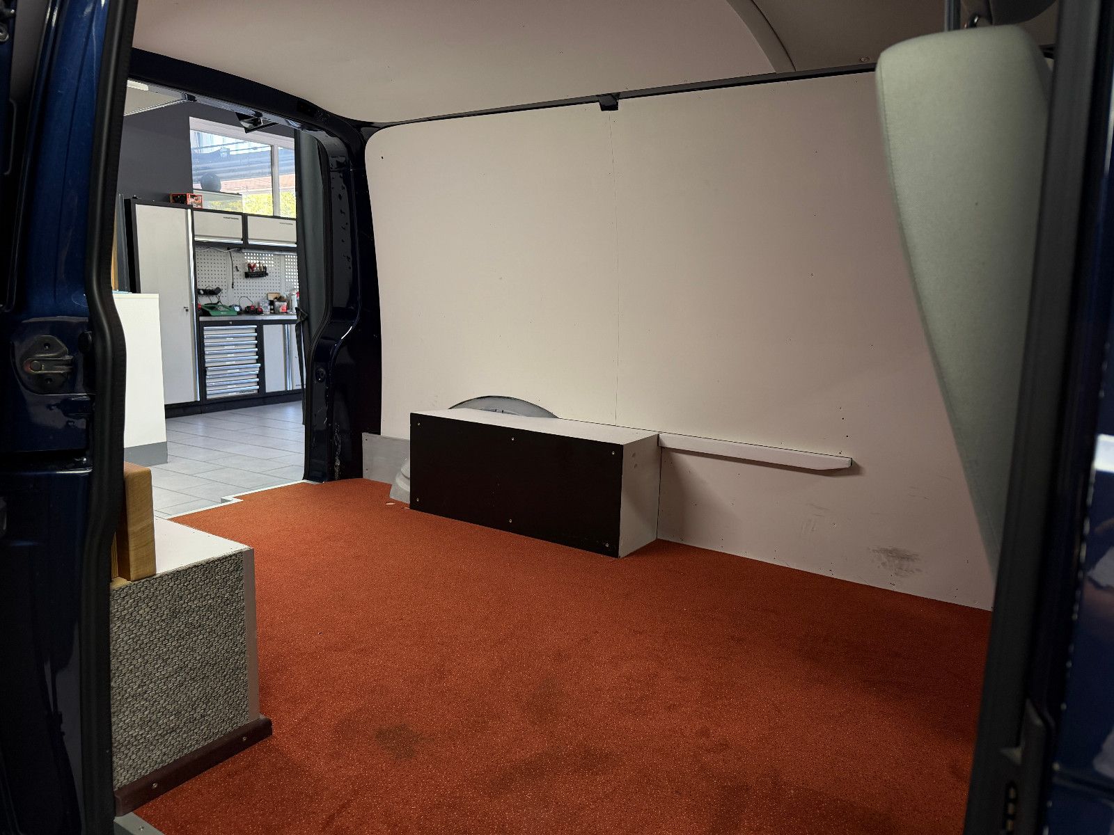 Fahrzeugabbildung Volkswagen T5 Transporter Kasten |KLIMA|1.HAND|RECARO|UMBAU