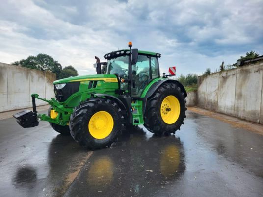 John Deere 6R 145 **MIETRÜCKLÄUFER**