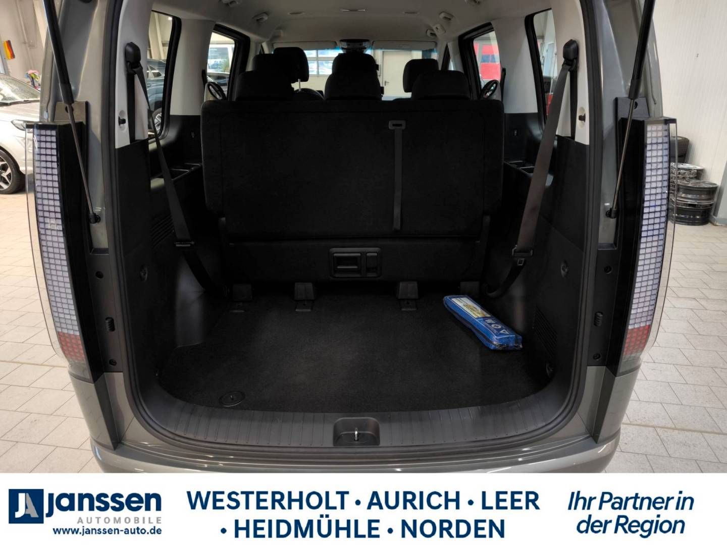 Fahrzeugabbildung Hyundai STARIA 9-Sitzer TREND