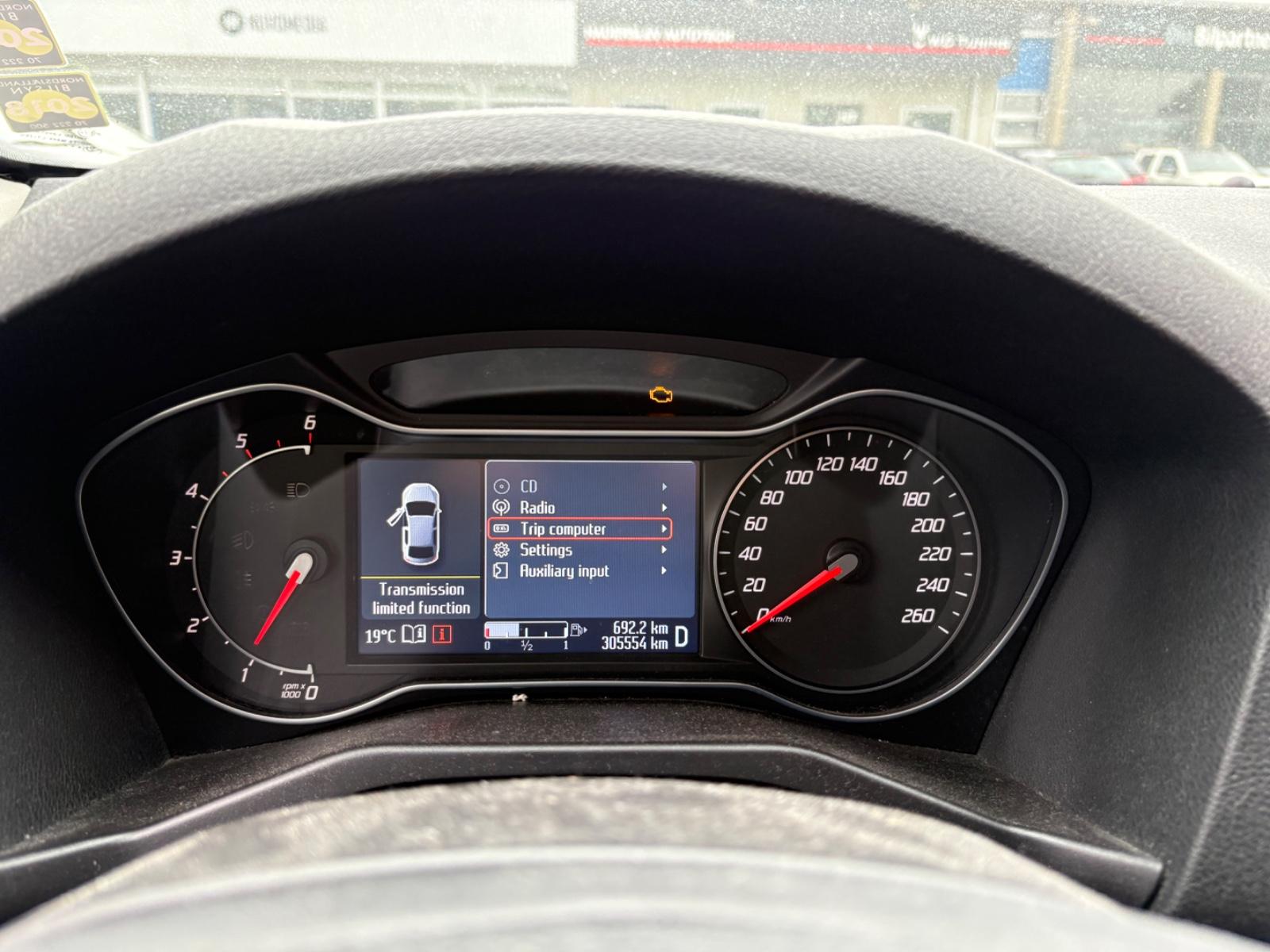 Ford Mondeo 2012 — photo 10