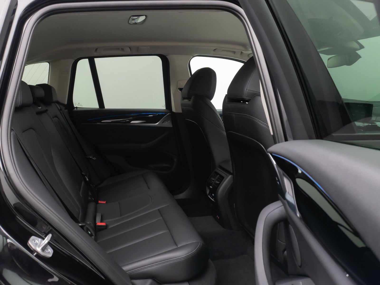 Fahrzeugabbildung BMW X3 xD30e Kamera DAB HiFi Komfort MSport 19Zoll