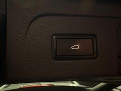 VW Touran 2.0TDI DSG R-Line NAVI Klimaautom LED
