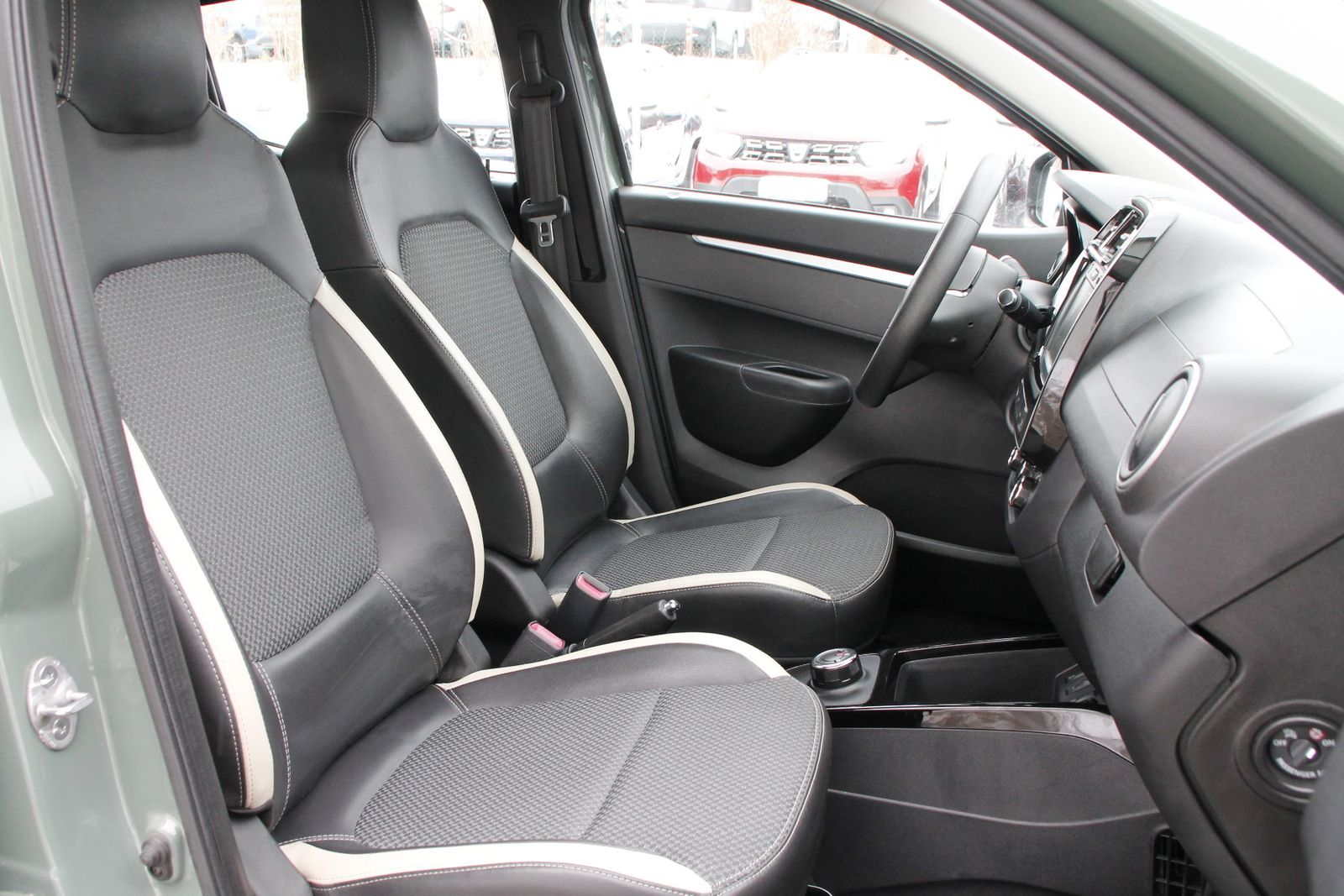 Fahrzeugabbildung Dacia Spring Essential