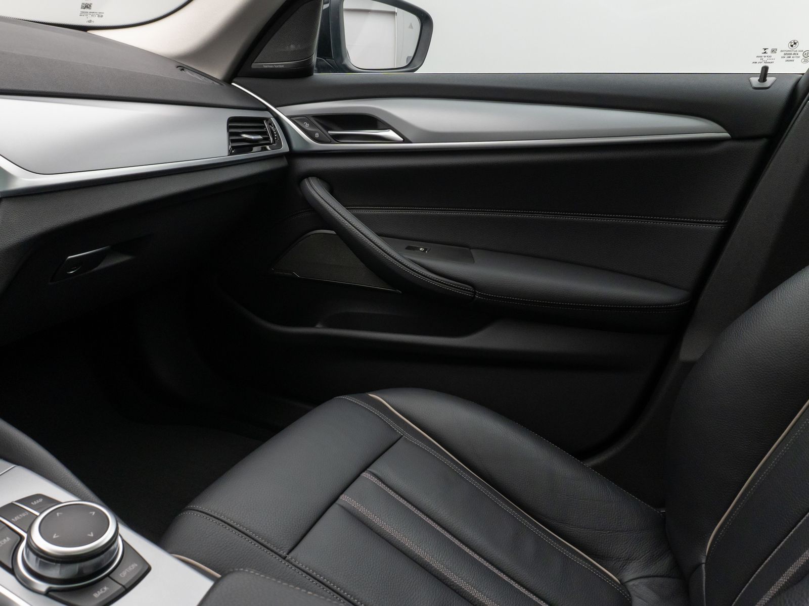 Fahrzeugabbildung BMW 530e Panorama 360°DAB H/K ACC AHK Alarm Leder