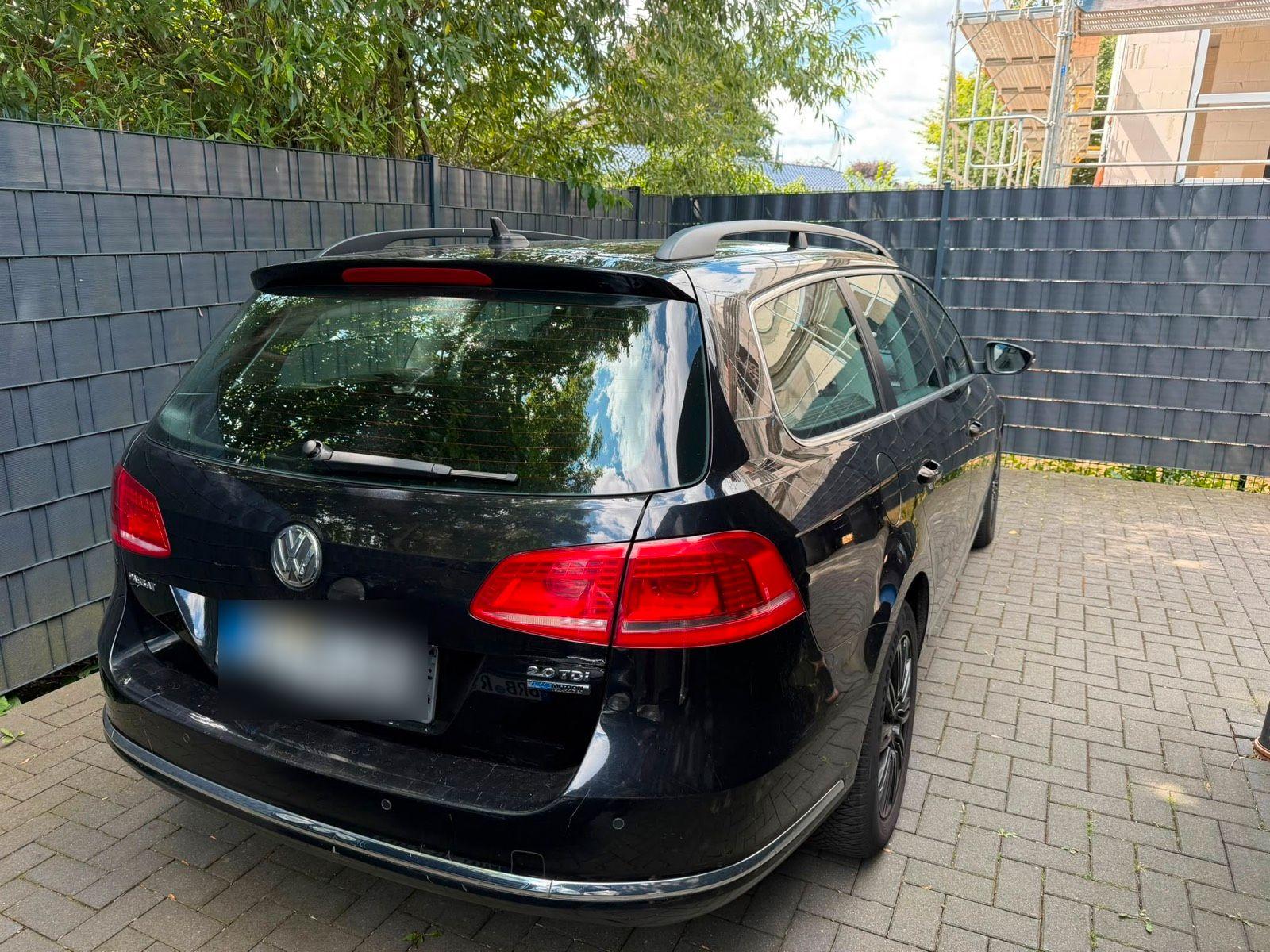 Volkswagen Passat 2014 — rear view