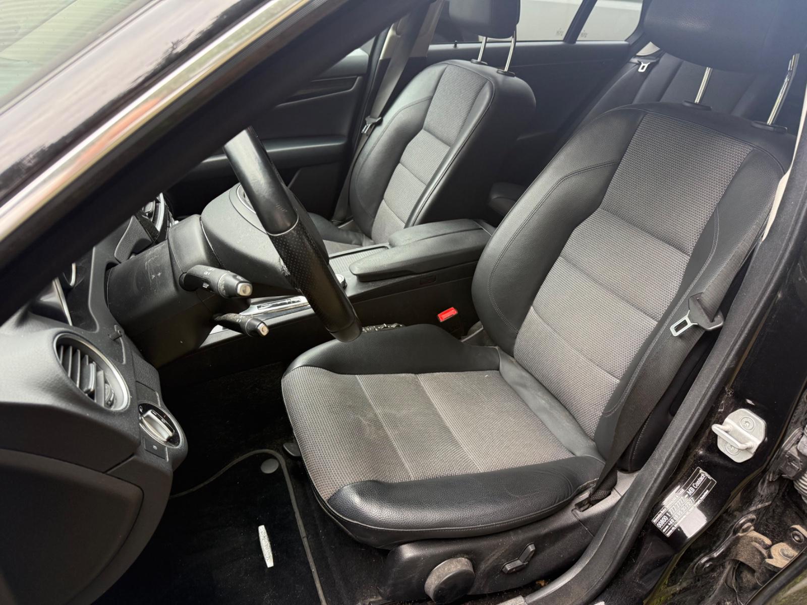 Mercedes-Benz C220 2013 — photo 19