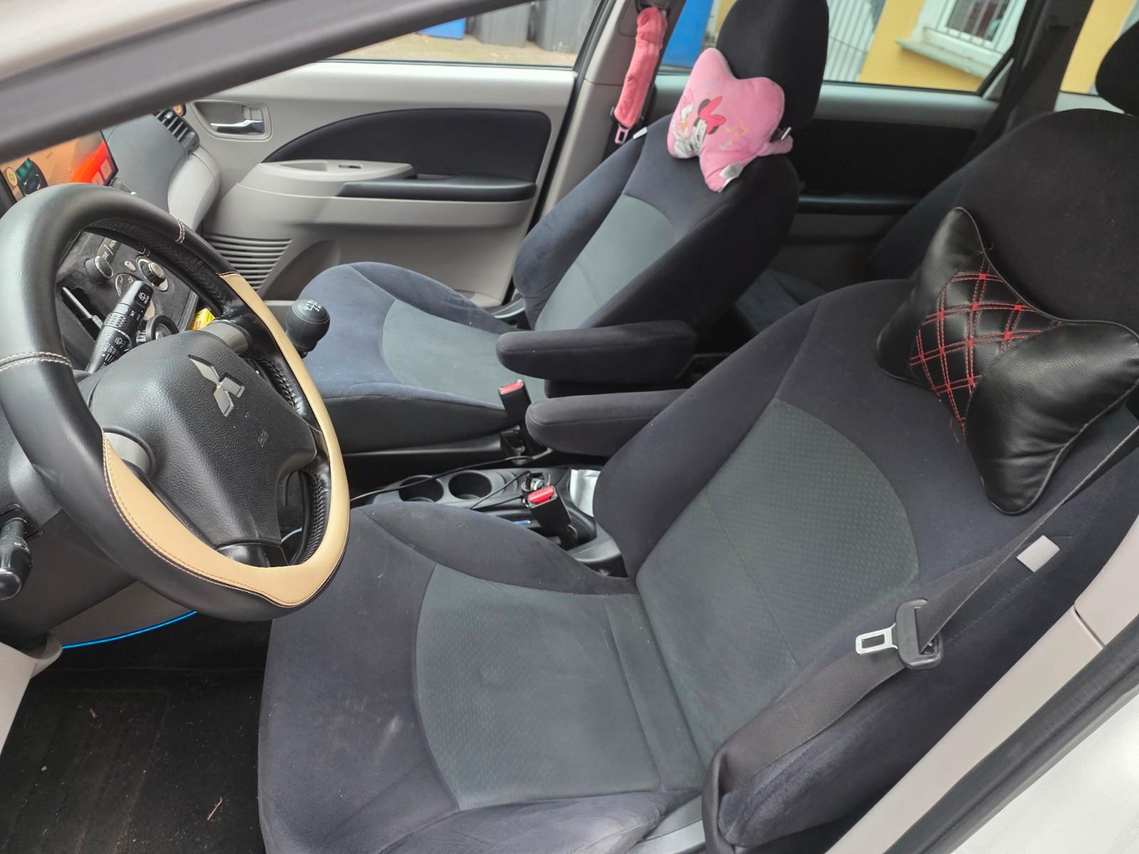 Mitsubishi Grandis 2008 — photo 11