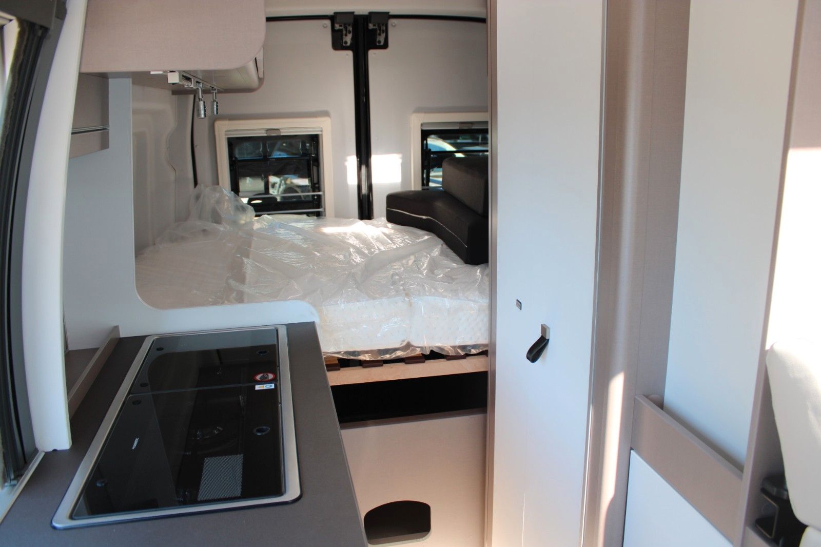 Fahrzeugabbildung Bürstner Ford SIGNEO Automatik + AHK SOFORT LIEFERBAR