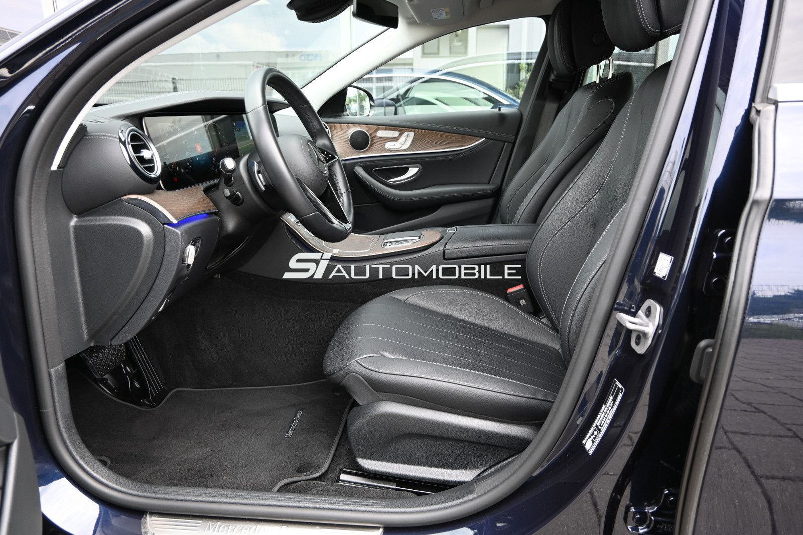 Fahrzeugabbildung Mercedes-Benz E 220 d T 9G-Tr. Exclusive °ACC°AHK°HEAD-UP°MEMO