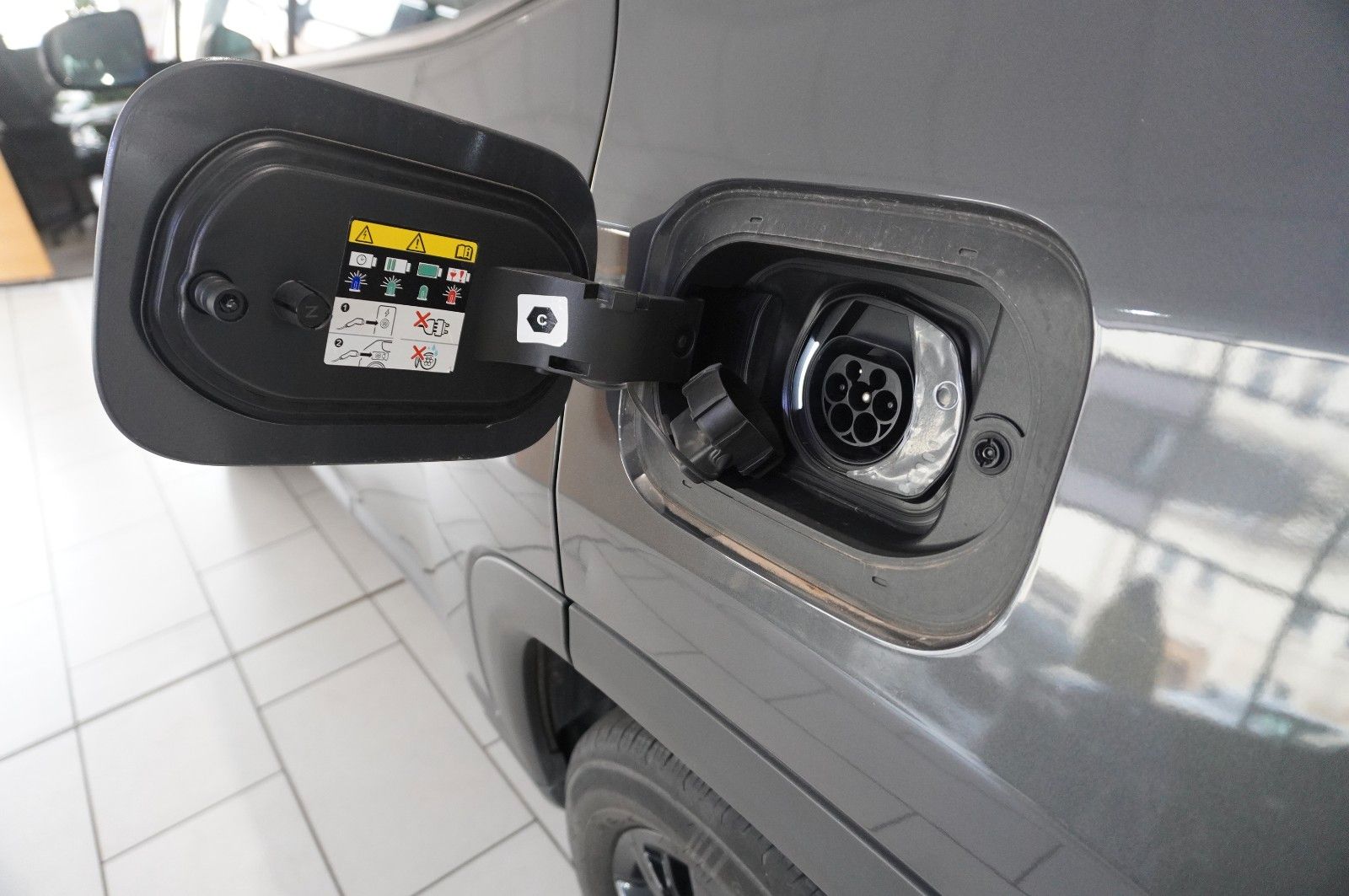 Fahrzeugabbildung Jeep Compass 1.3 4X4 HYBRID NAVI/LED/KAMERA/VIRTU/DAB